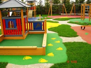 Применение искусственной травы на детских и игровых площадках